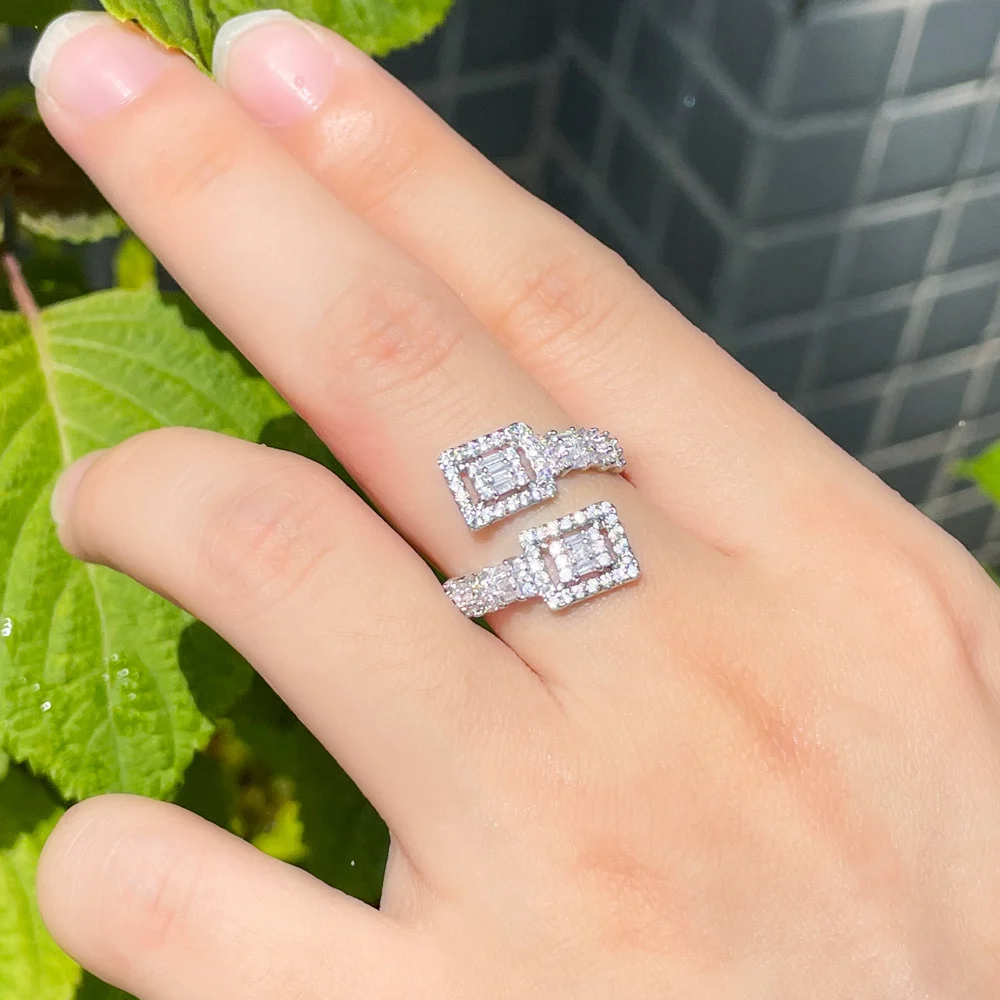 CWWZircons Chic Square Cubic Zirconia Paved Bright Geometric Adjustable Rings for Women Engagement Wedding Banquet Jewelry R216