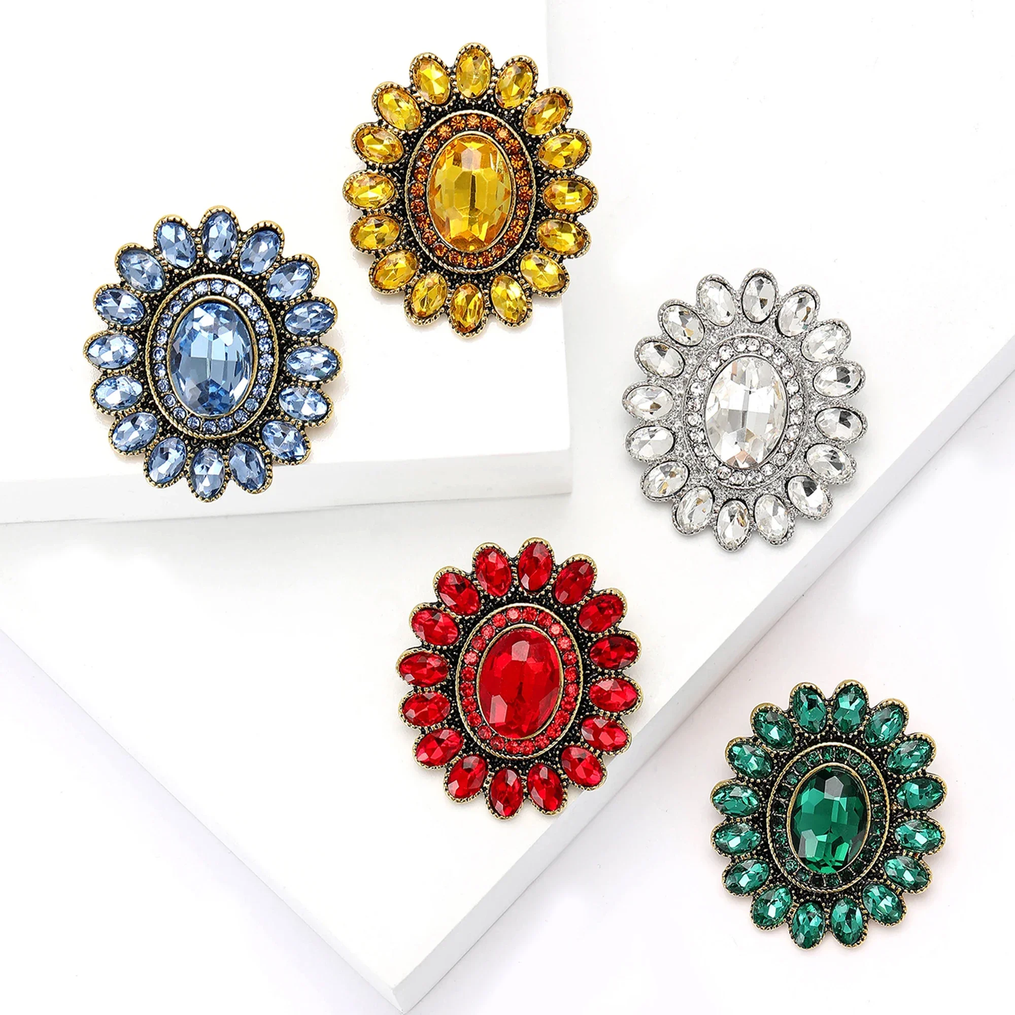 Luxury Crystal Sunflower Brooches for Women Unisex Glass Pins 5-color Available Casual Party Accessories Gifts
