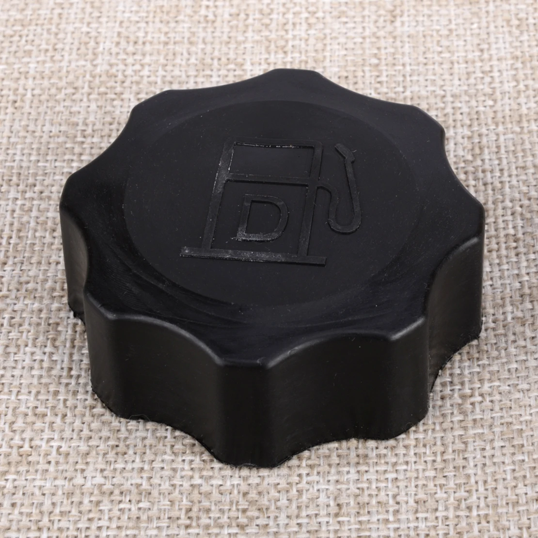 

Black Fuel Cap Cover Fit for Kubota B2301HSD B2601HSD L4600DT L4600H B2301 B2601 TC402-42022