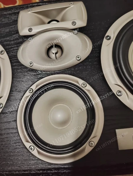 LC2 large center-mounted speaker functions normally with good sound quality