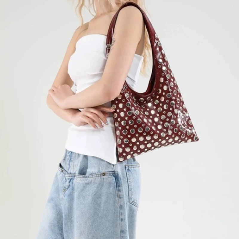 

Rivet Shoulder Bag New Tote Bags for Women Fashion PU Leather Cool Solid Color Commuter Bucket Underarm Trendy Lady Designer