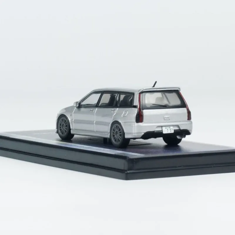 Diecast in scala 1:64 Mitsubishi Lancer EVO9 Wagon Simulazione Modello di auto in lega Collezione Display statico Giocattolo Regalo Souvenir Decation