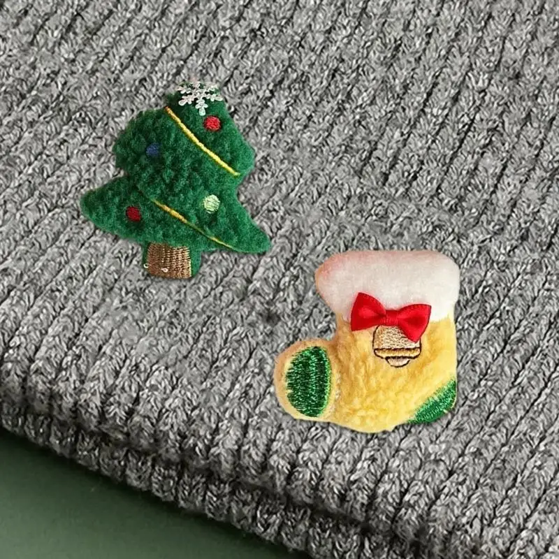 Holiday Theme Plush Christmas Brooch Pin Clothes Bag Decoration Lovely Plush Brooch Pin for Festival Decors All Ages