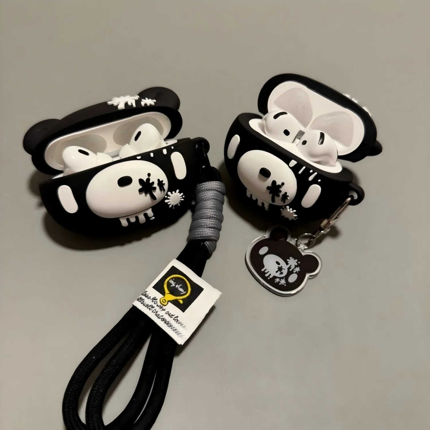 Cute Bear Earphone Protective Cover with Pendant & Lanyard, Shockproof Shell, Suitable for Model 3 / Pro 3 image 2