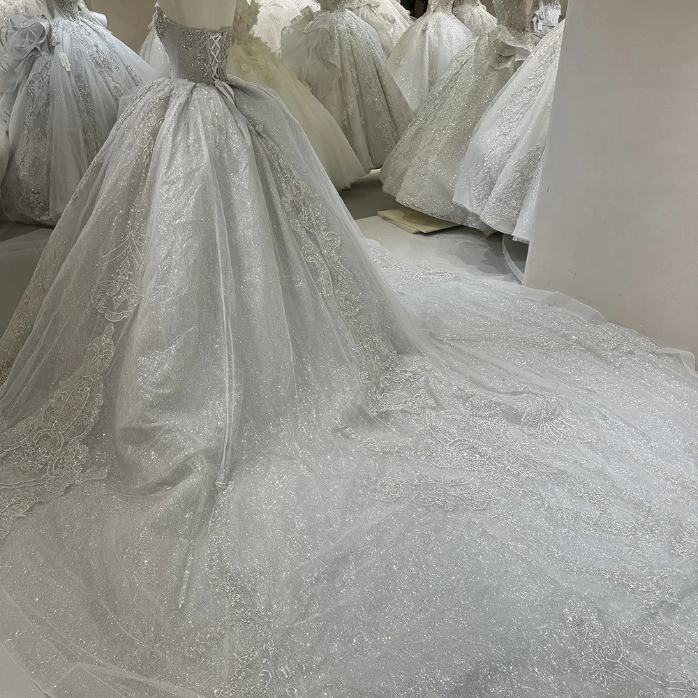 Gorgeous Beaded Wedding Dress Sleeveless Ball Gown Princess Wedding Dress Lace Decal Ball Dress Customized robe de mariée