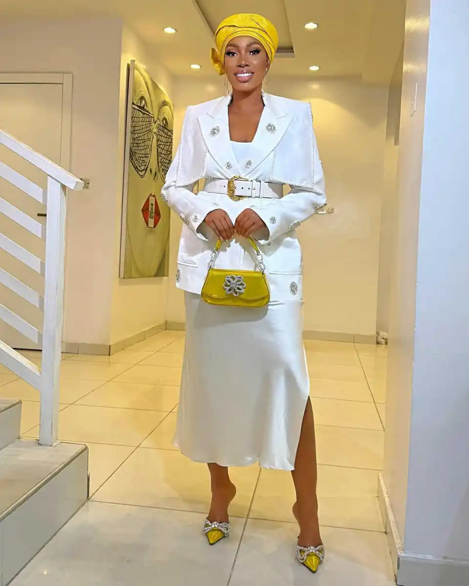 Gorgeous Women Suits 2 Piece Set Jacket Skirt Peaked Lapel Mother Blazer Design Pearls Crystal Business Formal Party Customized
