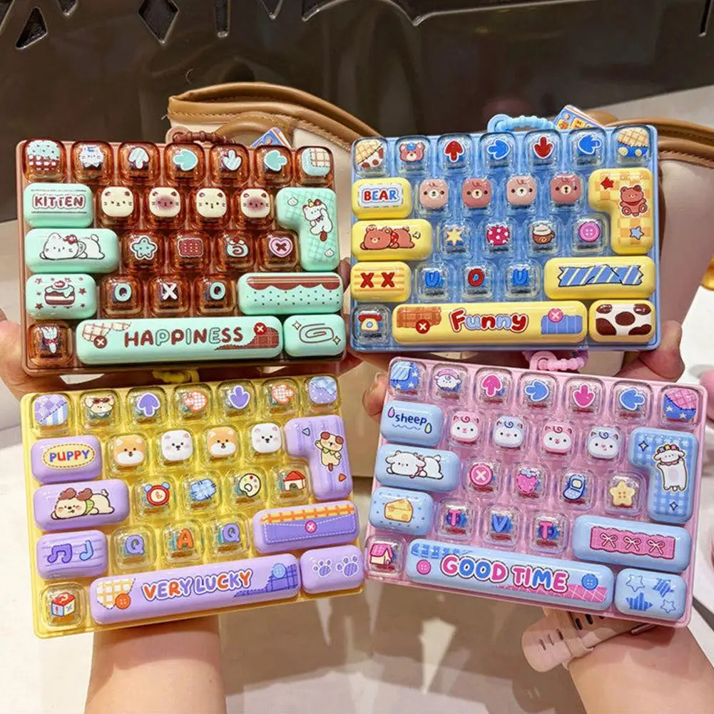 Candy Color Keycap Keychain Cute Cartoon 26-key Aecompression Keyboard Toy Keyrings Fidgets Keycap Clicker Bag Pendant 키캡