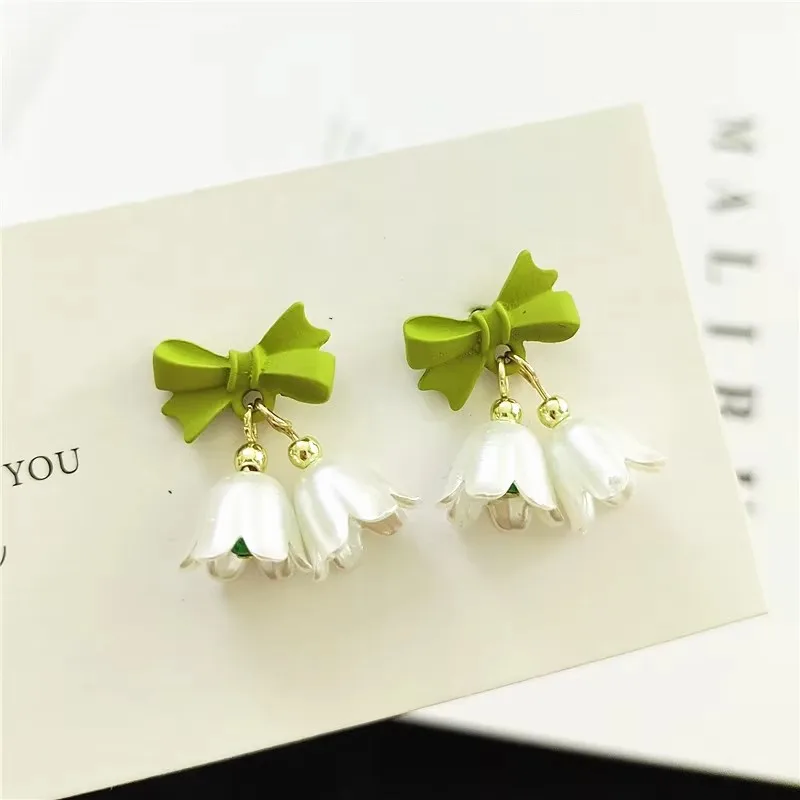 Trendy Neue Weiße Hängende Ohrringe für Frauen Transluzente Acryl Blume Baumeln Ohrringe Strass Imitation Perle Ohr Schmuck – Detail 32