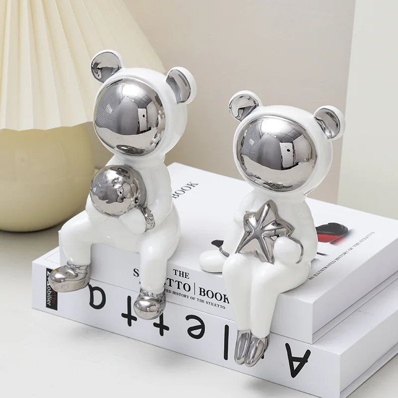 Couple Space Bear Living Room Decoration 2-piece Set, Home Decoration Sculpture Office Desk Crafts Bedroom Decoration Gifts