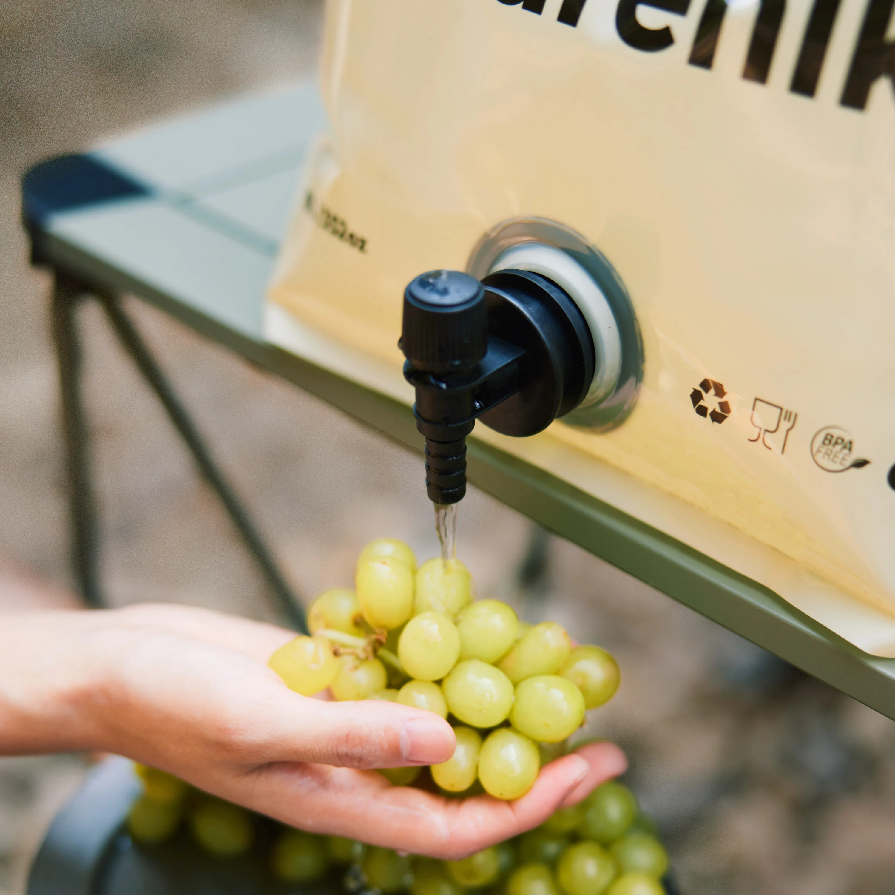 Naturehike-حقيبة حاوية مياه شرب للتخييم ، حقيبة سفر مقاومة للماء بصنبور ماء ، 10 لتر ، منتجات وصلت حديثًا ،