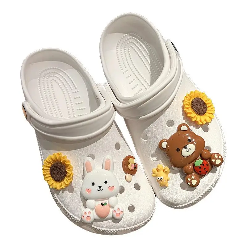 MINISO الكرتون الدب الصغير أرنب صغير الأحذية السحر DIY 3D ستيريو حذاء زهرة أبازيم الزخرفية انفصال الأطفال هدية