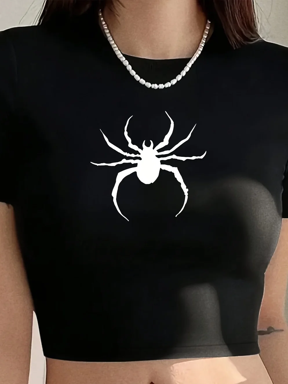 

Повседневный укороченный топ с короткими рукавами и круглым вырезом в готическом стиле с принтом паука на весну и лето, женская одежда, футболка
