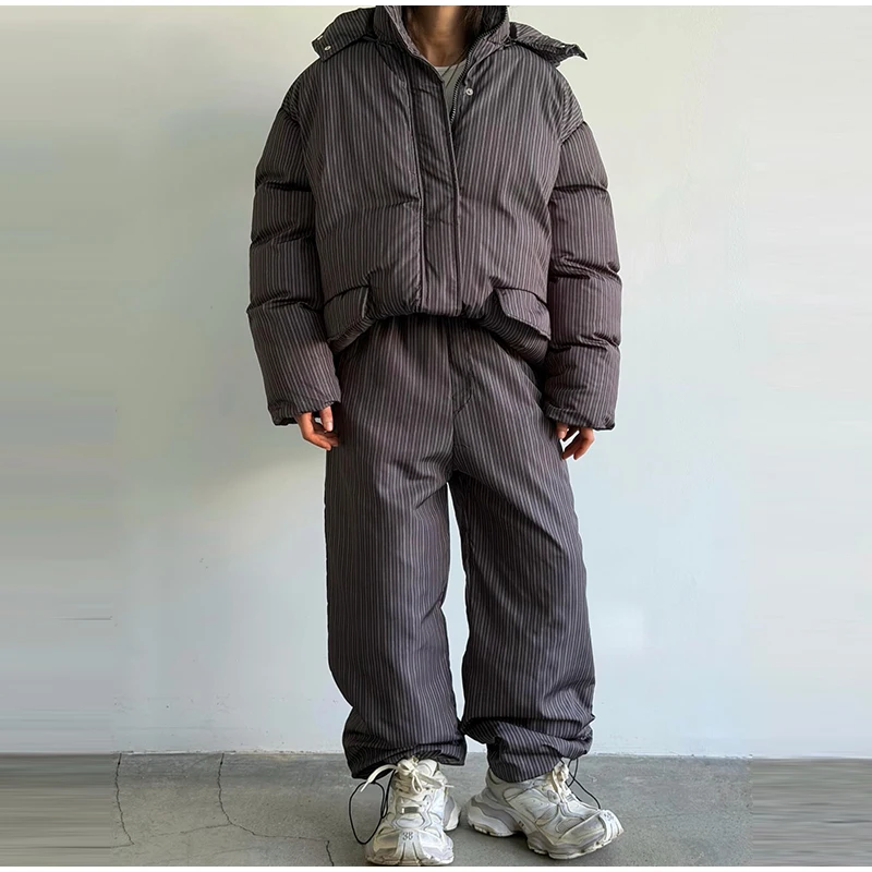 2026 Winter Gestreiftes Baumwoll-Mantel-Hosen-Set für Damen mit Kapuze, Stehkragen, Reißverschluss-Steppmantel und Hose mit Elastikbund – Damen-Outfit – Detail 18