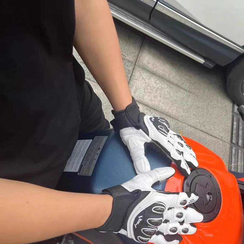 

Durable Motocross Anti‑Fall Gloves Carbon Fiber Reinforced, Breathable Genuine Leather Touch‑Screen, Full‑Finger Off‑Road Luvas