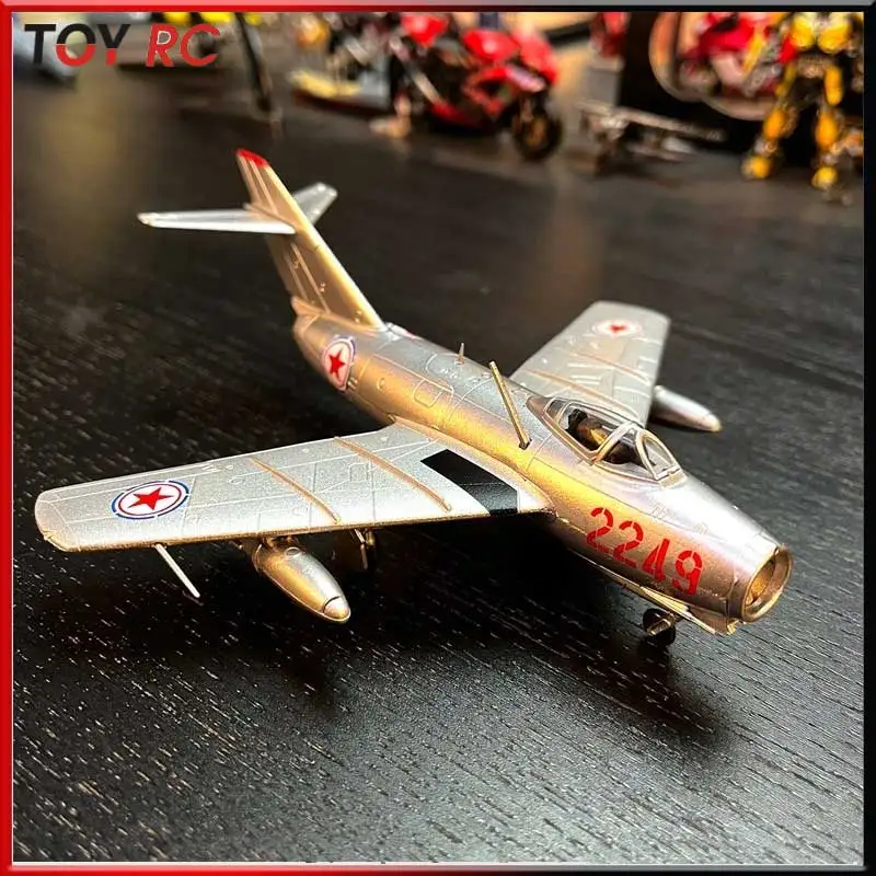 

Модель орнамента масштаба 1:72, модель самолета из сплава Pla Mig-15, истребитель, готовый орнамент, Рождественский подарок