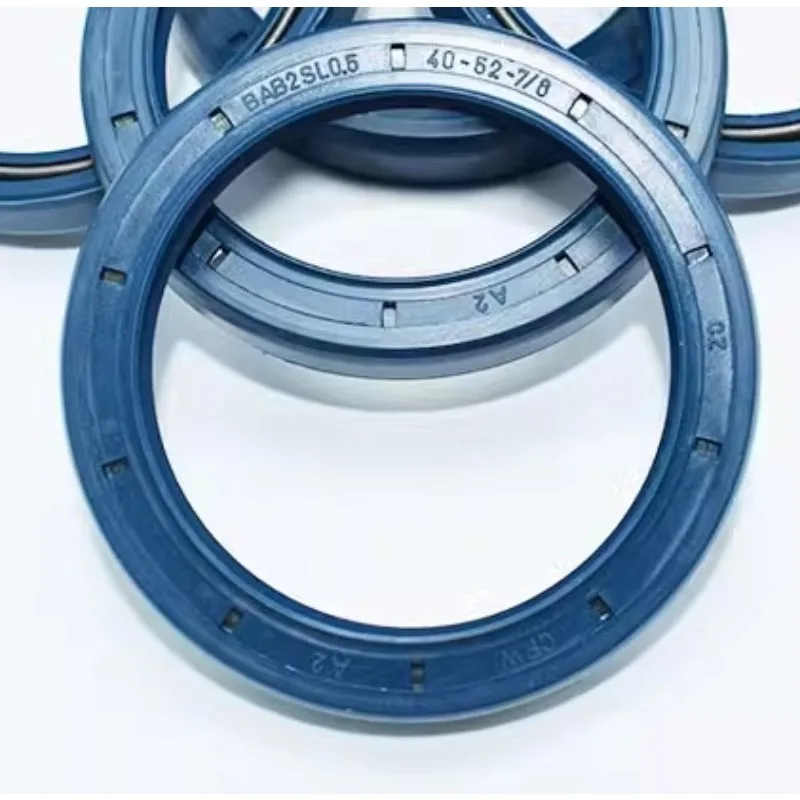 

CFW skeleton oil seal TC double lip oil resistant and wear-resistant sealing ring NBR rubber FKM fluorine rubber O-ring