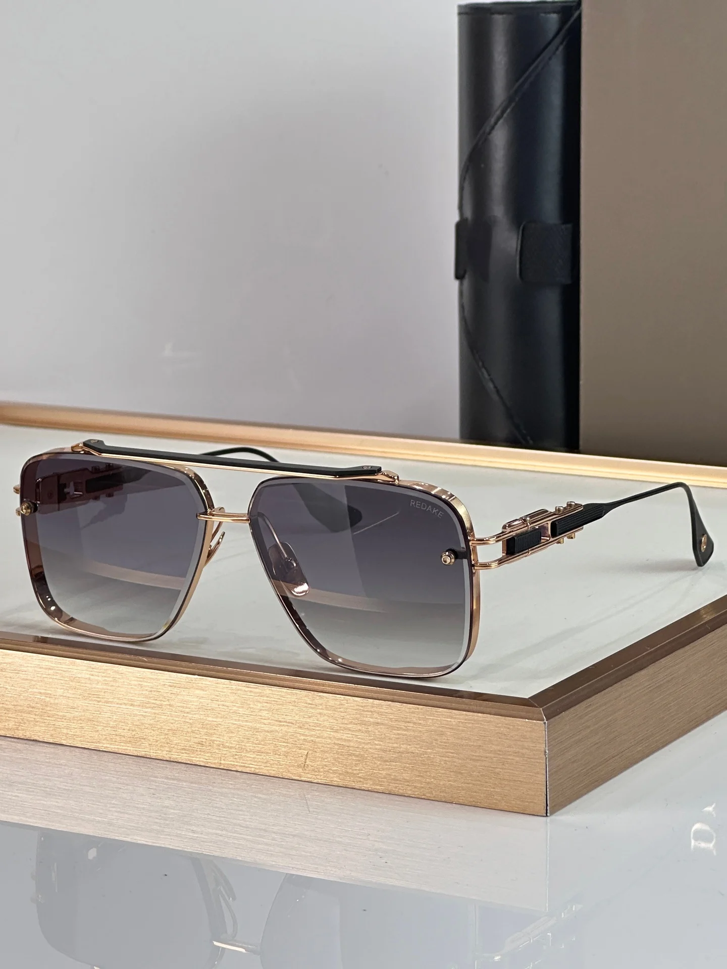 

Высококачественные авиаторские солнцезащитные очки ADITA DT280 REDAKE с коробкой