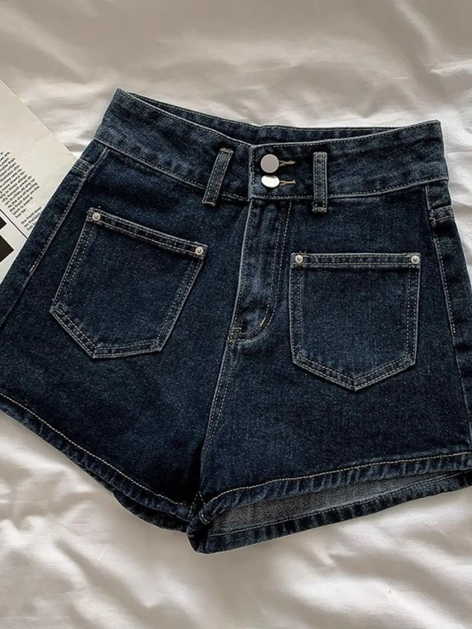 Women Vintage Wash Denim Shorts High Waist Raw Hem Jean Shorts Y2K Streetwear