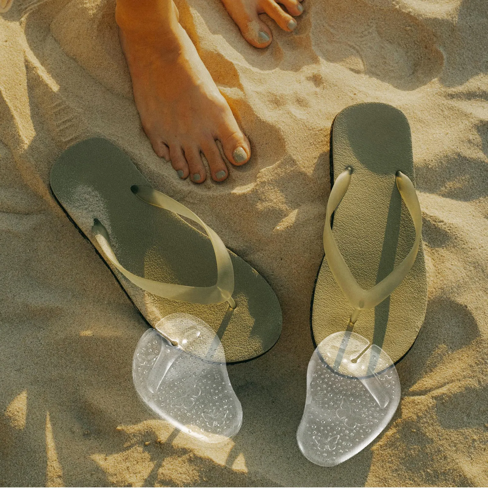 Almohadillas de gel para el antepié para sandalias, chanclas, zapatos planos y tacones altos, plantillas adhesivas antideslizantes, cojín masajeador para alivio del dolor al estar de pie y trabajar.