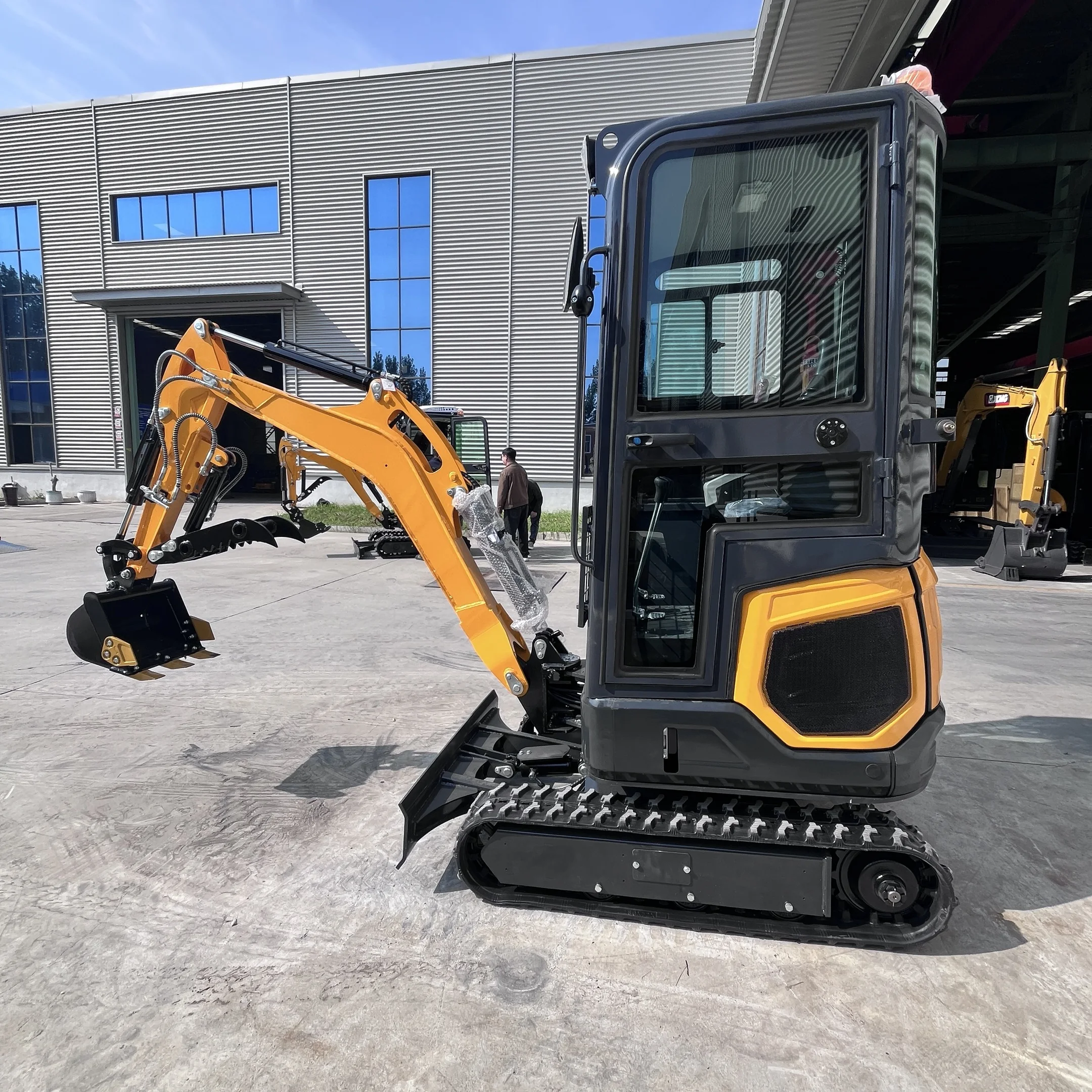 محرك حفارة مجنزرة صغير 1.8 طن للاستخدام الزراعي الصغير مخفض للبيع حفارة هيدروليكية عالية الجودة #6