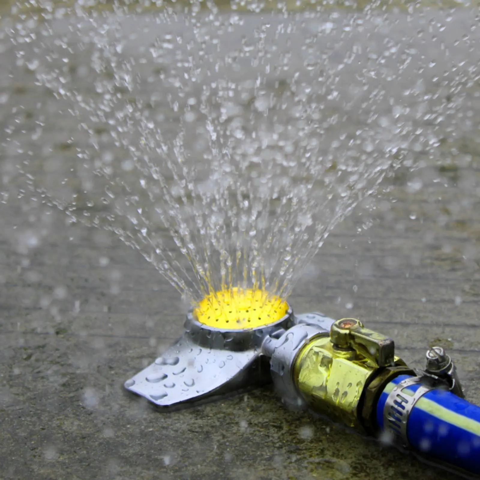 360 Degree Sprinkler Head Alloy Material Garden Watering Spray Head Irrigation Equipment Wide Coverage for Lawn, Rooftop Cooling