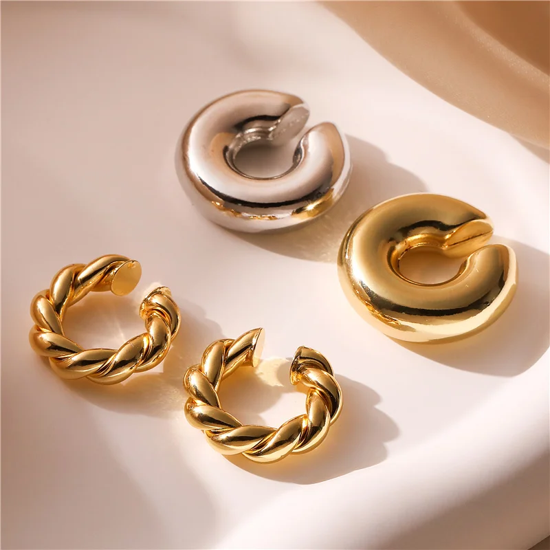 HECHENG,Punk Gold Plated  Ear Cuff Clip Earrings for Women Exaggerated Thick Round Circle Ear Clip Jewelry