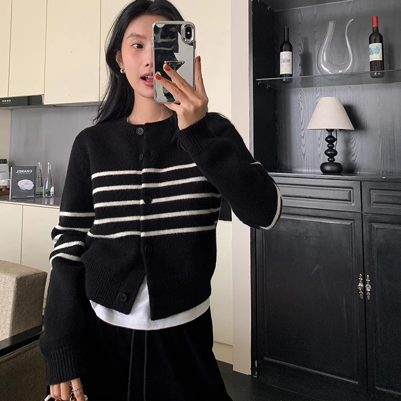 

Y2K полосатый вязаный кардиган для женщин, японский свободный крой, однобортный свитер, верхняя одежда, осенний популярный универсальный трикотаж