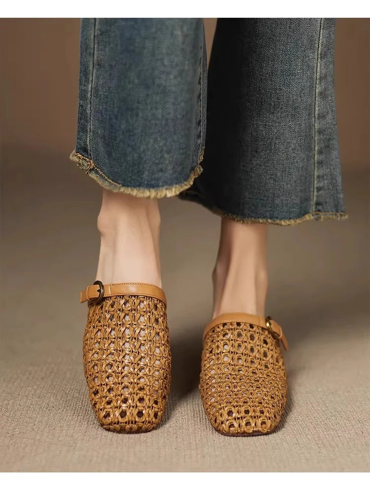Modische, atmungsaktive, ausgehöhlte Baotou-Slipper für Damen – Neue, lässige Mesh-Halbschuhe mit eckiger Zehenpartie und einem Riemen – Detail 13