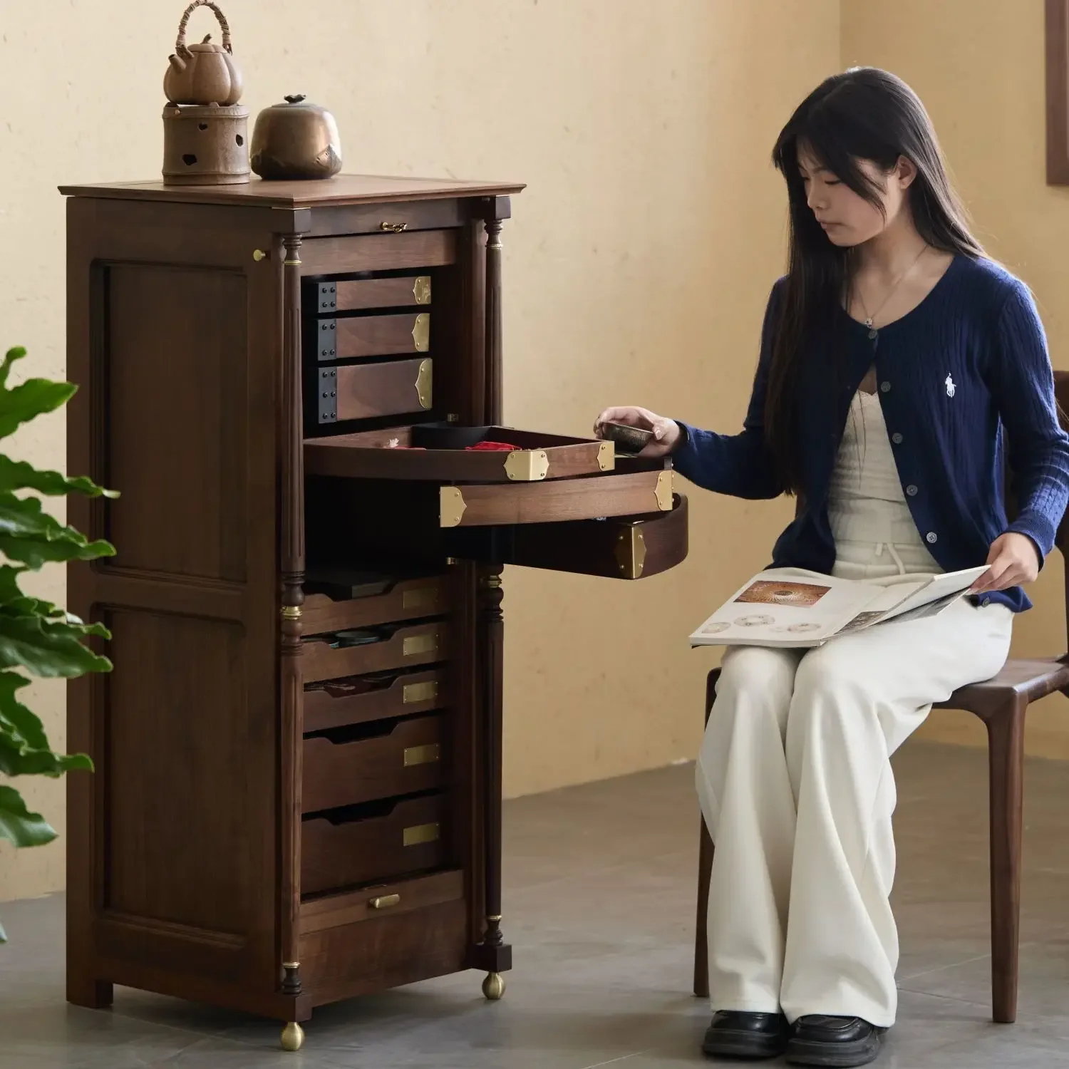 Black walnut solid wood rotating locker floor-to-ceiling teacup tea set storage cabinet rack