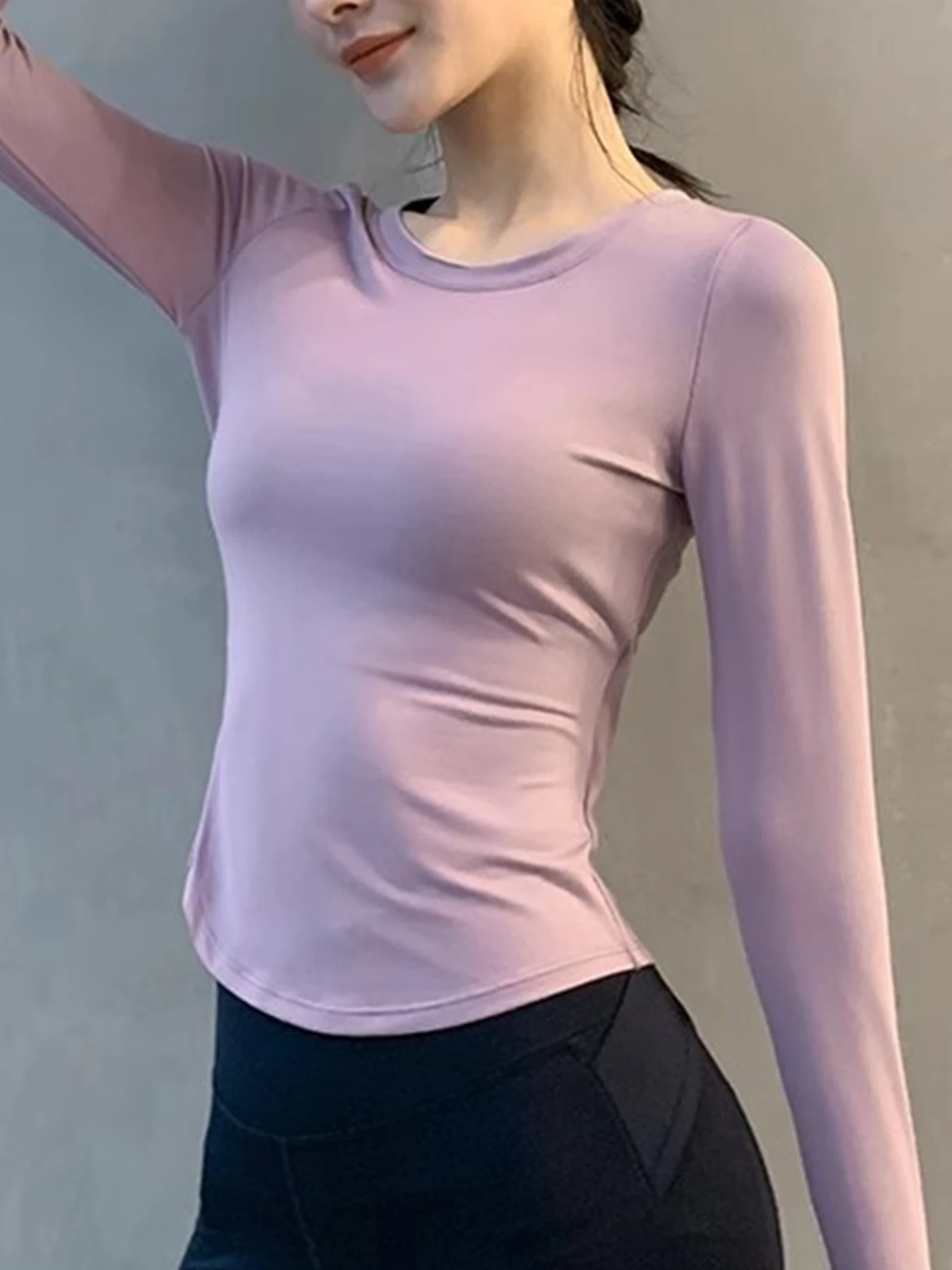 Women's Long-Sleeved Top with Cut-Out Back Design, Suitable for Dance, Yoga, Pilates, Everyday Casual Wear, and Outdoor Activities