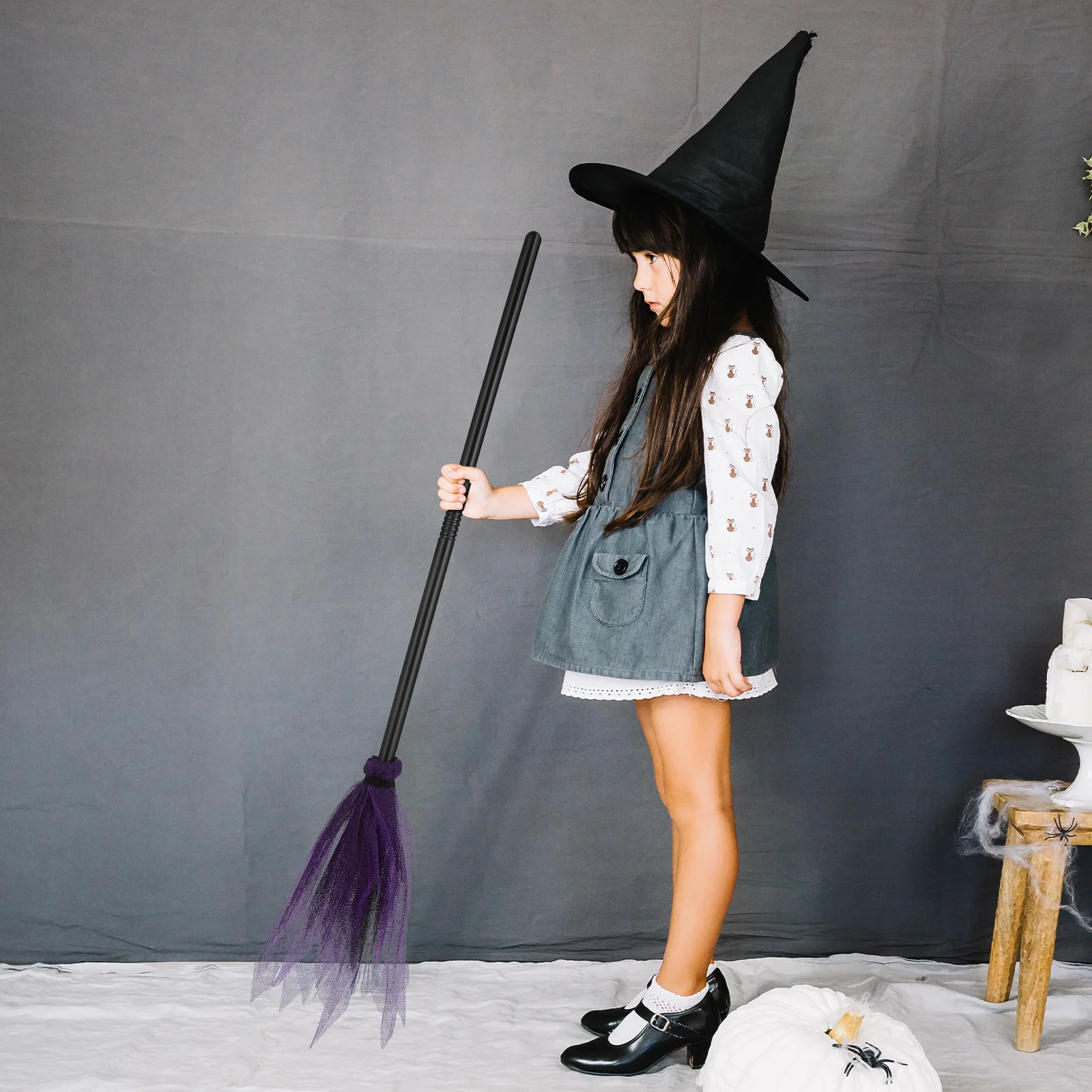 

2Pcs Children's Witch Broom Lightweight Plastic Handle Realistic Design for Halloween Party Costume Accessories Decor Flying