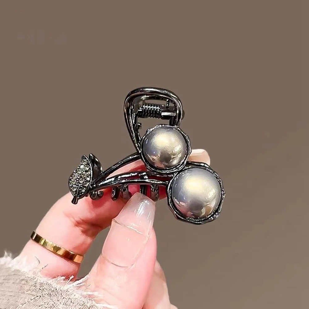 

New Fashion Women's Hair Clips Small Grab Clip Ponytail Clips Elegant Shining Cherry Side Barrettes Jewelry Decoration