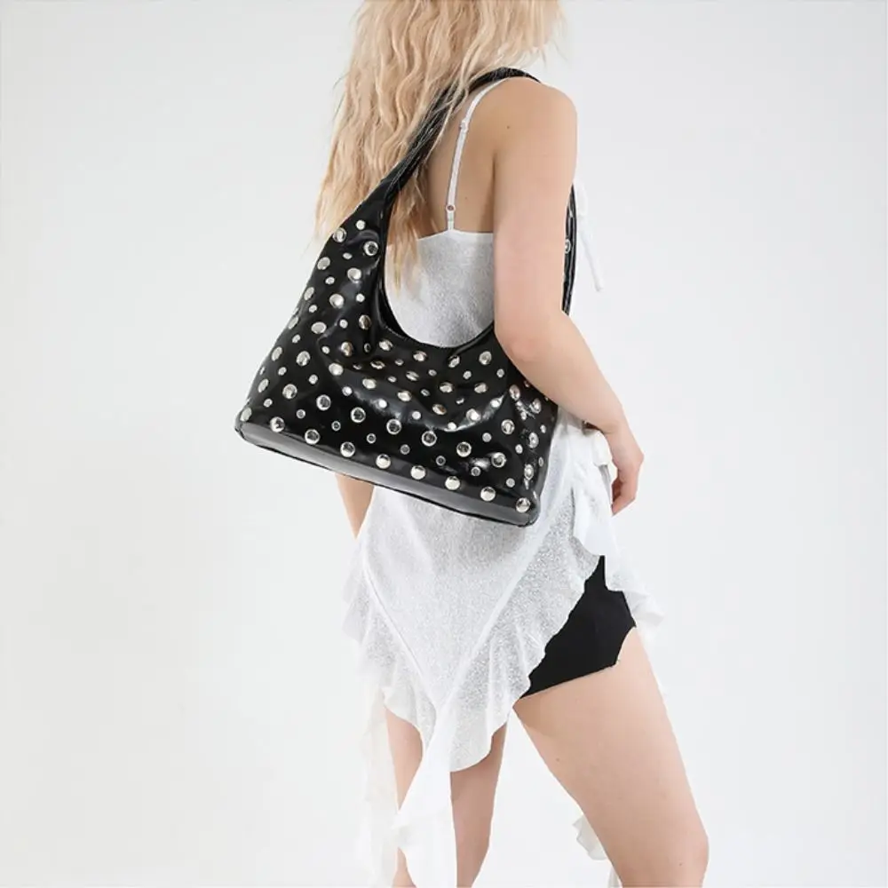 Simple Metal Stud Rivet Shoulder Bag Spicy Girl Sweet Cool Y2k Underarm Bag Punk Style Handbag Bucket Bag Girl