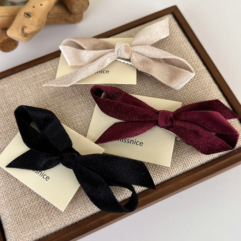Vintage aksamitna kokardka spinka do włosów zimowe spinki do włosów dla kobiet dziewczynki eleganckie wykwintne Barrettes grzywka klip modne akcesoria do włosów nowość