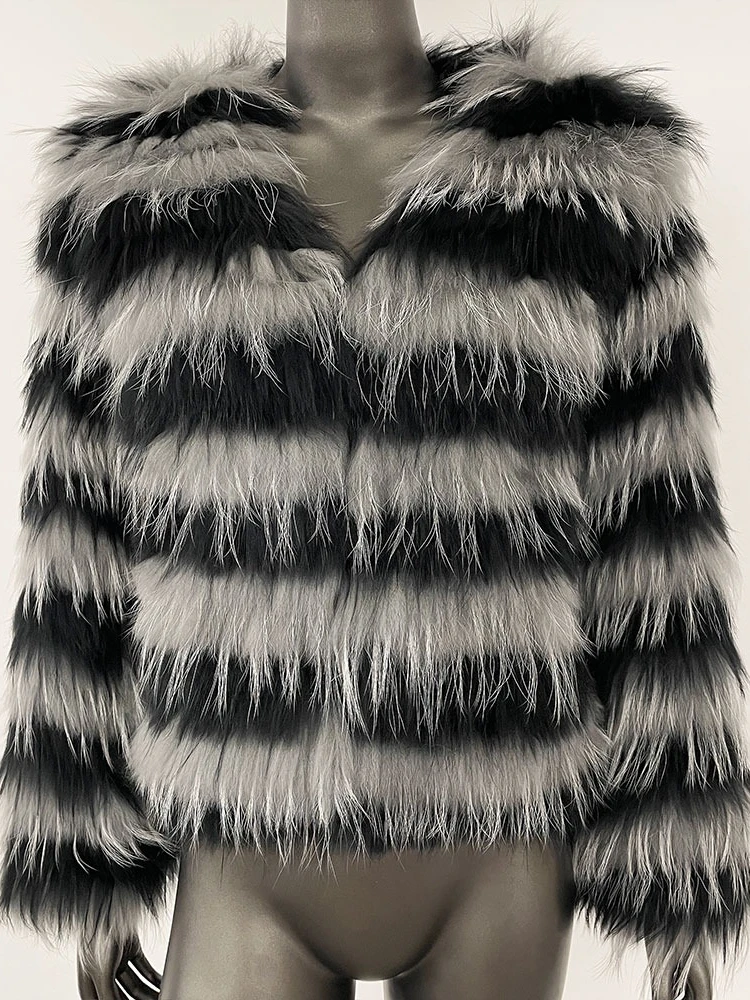 معطف فرو طبيعي للسيدات لعام 2025 معطف فرو الراكون الحقيقي سميك ودافئ للنساء ملابس خارجية أوروبية عصرية معطف شتوي