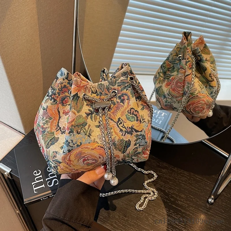 

Fashion Chain Shoulder Bag New Chinese Style Water Bucket Bag Drawstring Crossbody Bag Small Size Street Trend Canvas Material