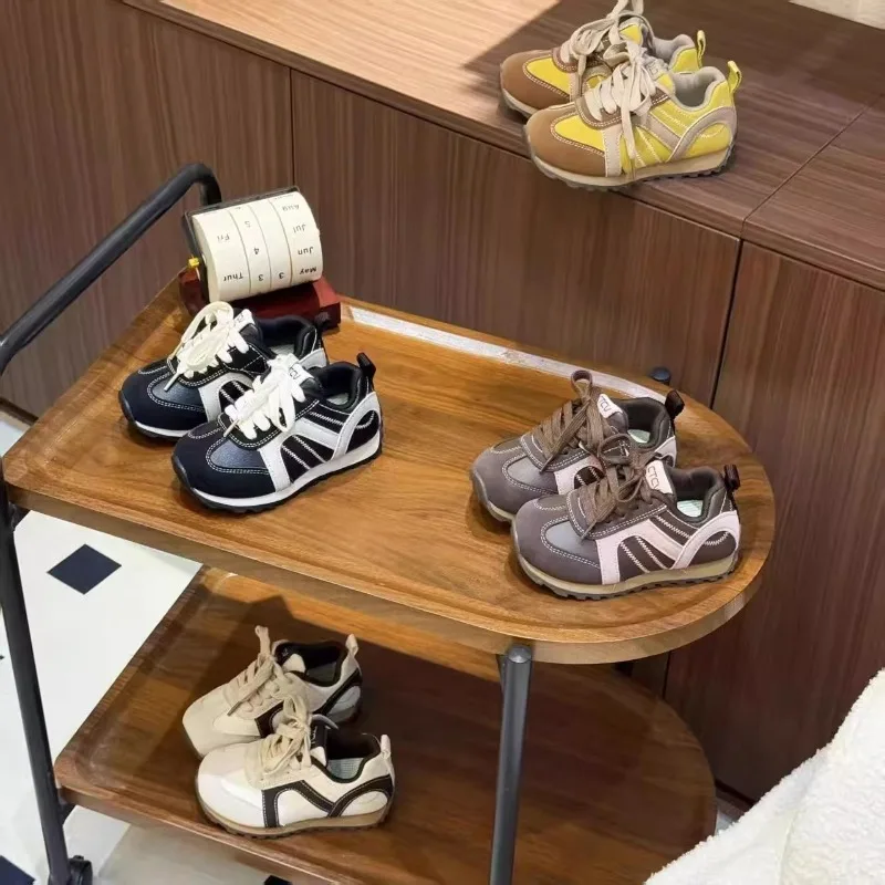 2025 موضة أحذية المشي للأطفال سميكة لينة وحيد بنين بنات حذاء كاجوال مخطط الأطفال أحذية رياضية مقاومة للاهتراء