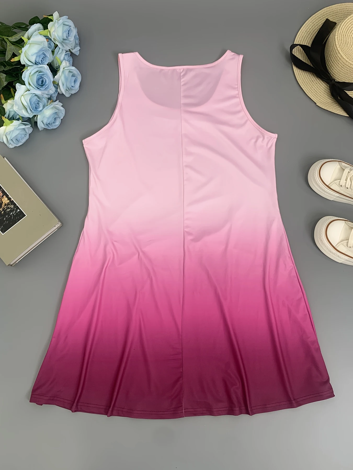 سترة نسائية كاجوال مقاس كبير للعطلات متدرجة ورقبة دائرية يجب اختيار عناصر الموضة للتنزه في الصيف