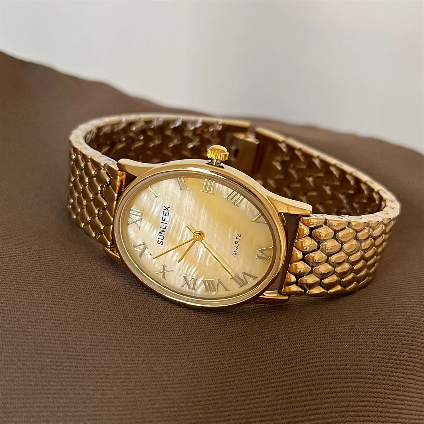 SUNLIFEX Oval Shell Dial Women's Watch Vintage Gold Bracelet Quartz Watch for Women Steel Strap Wristwatches Clock Reloj Mujer