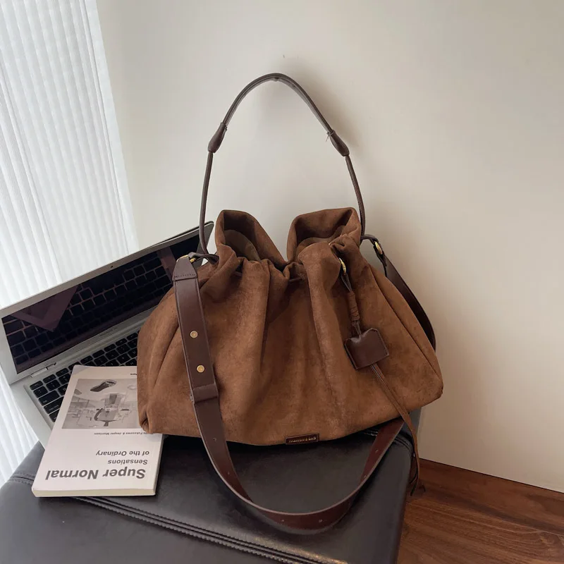 

New Commuter Women's Bag, Pleated Strap Tote Bag, Large-capacity Crossbody Shoulder, Retro and High-end Sense