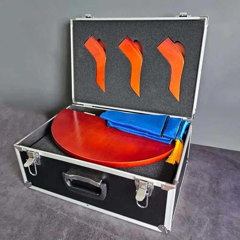 طاولة عائمة عمودية كلاسيكية مستديرة على الطراز القديم (مع شمعدانات أسطوانية قابلة للإمالة مضادة للجاذبية) خدعة سحرية