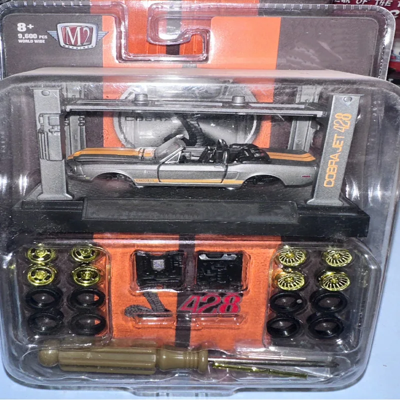 مجموعة نماذج سيارة Diecast M2 1:64 - مركبة قابلة للجمع مع عجلات/أجزاء قابلة للاستبدال وحامل عرض | هدية لعشاق النماذج #2