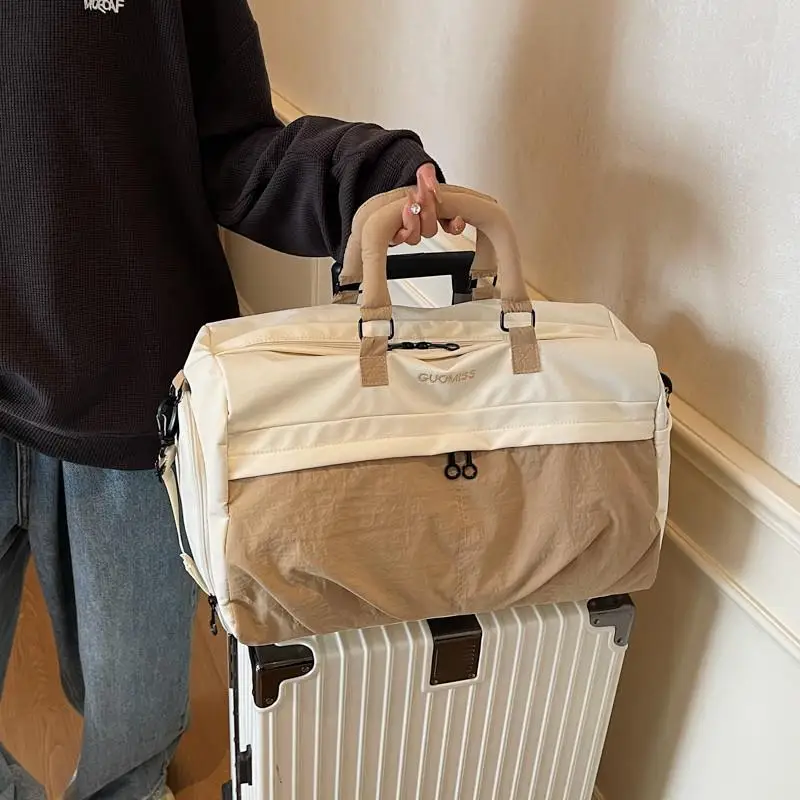 borsa-da-viaggio-portatile-di-grande-capacita-ideale-per-brevi-viaggi-adatta-sia-a-uomini-che-a-donne-borsa-sportiva-leggera-perfetta-per-l’attivita-fisica-con-scomparto-separato-per-indumenti-asciutti-e-bagnati