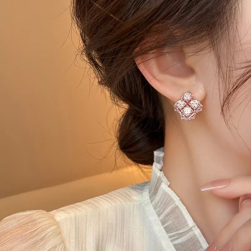 Luxuriöse Funkelnde Rosa Zirkon Metall Hohlblumen-Korb-Design Ohrringe für Damen 2026 Schmuck Party High-End Accessoires – Detail 3