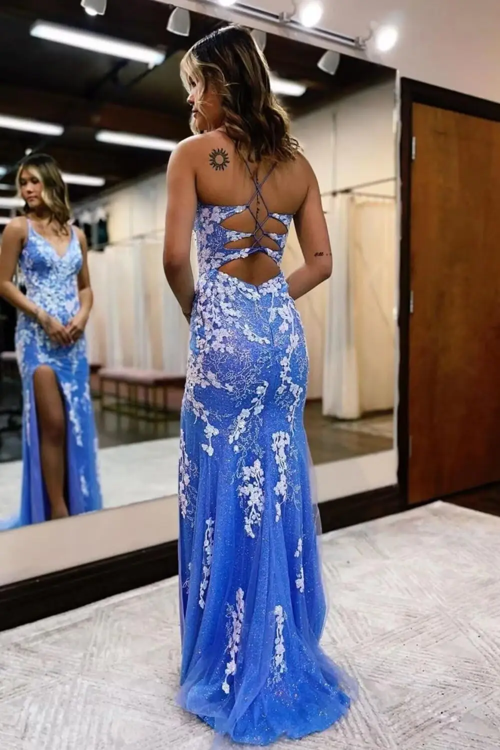 Tulle Prom Dress with Slit Lace Appliques Beading Floor-length Mermaid Gown Halter Straps Formal Evening Gown for Women