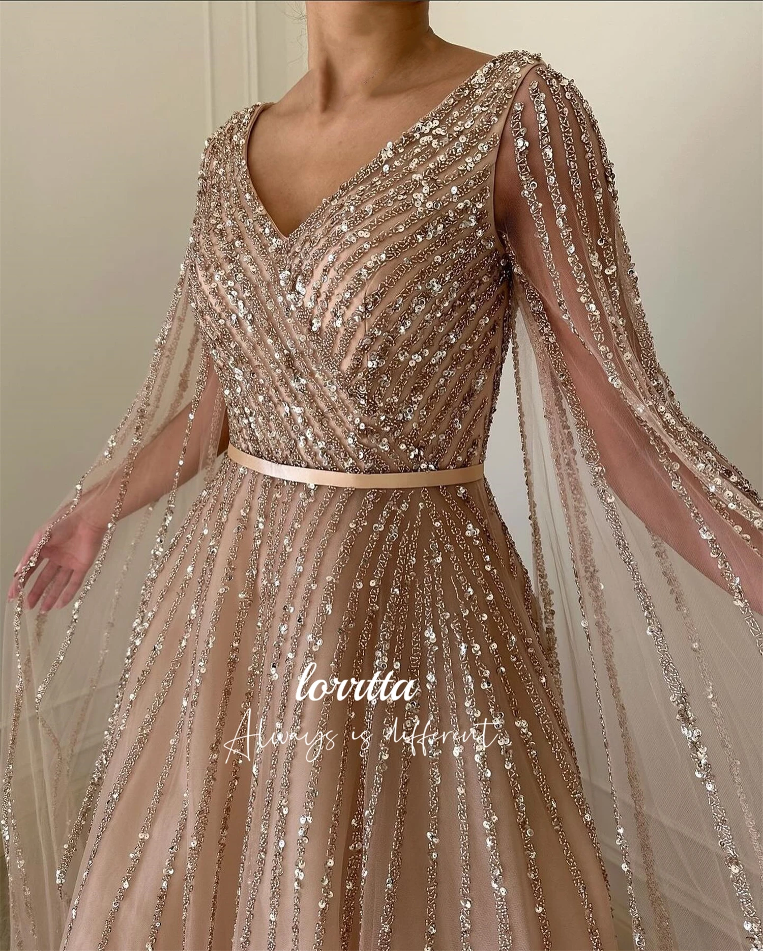 Lorrtta línea A vestido de noche tela brillante lujoso vestido de baile chal Formal con cuello en V para ocasiones especiales graduación