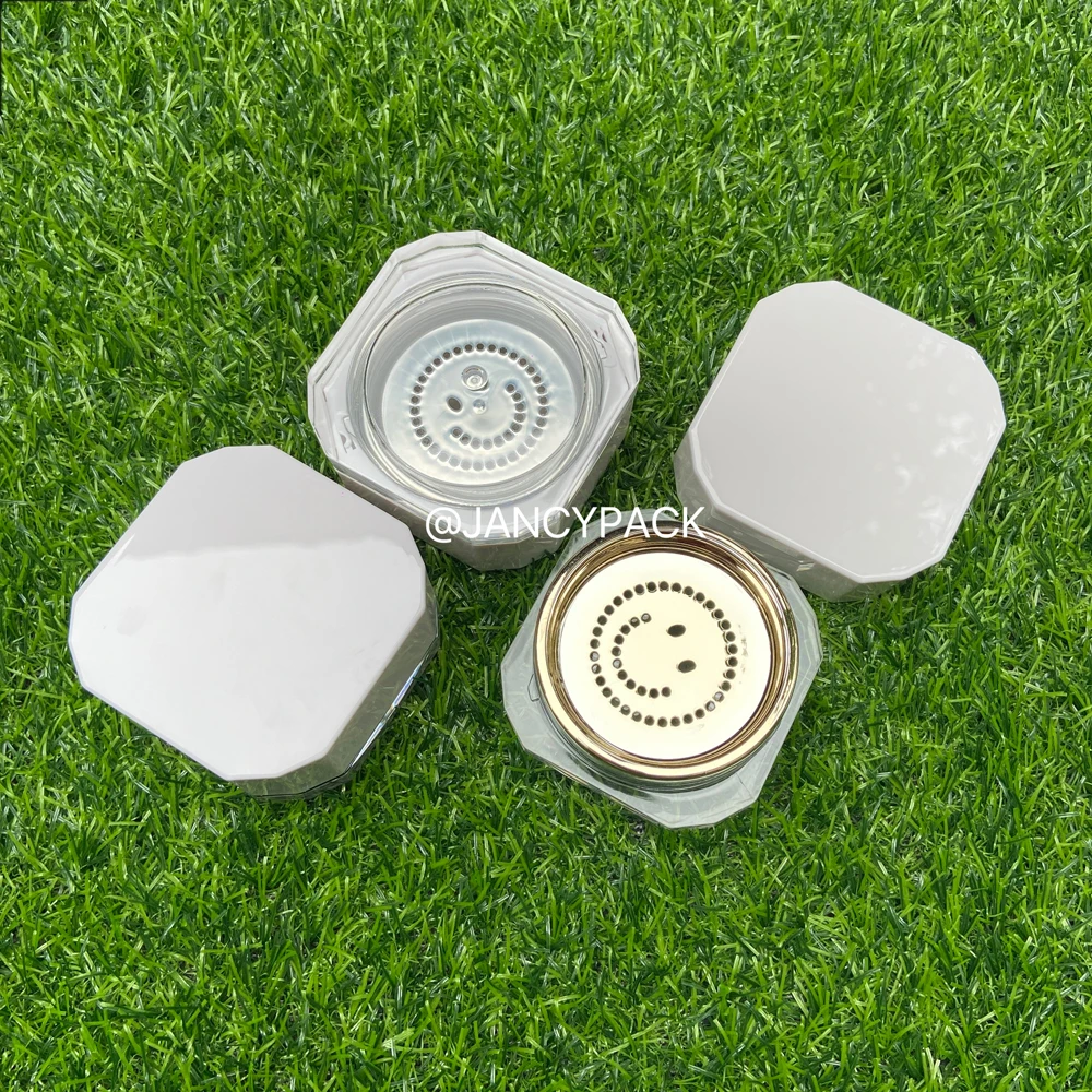 10g Plastic Loose Powder Jar With Sifter Empty Cosmetic Container smile face shape Makeup Compact Portable Loose Powder Box