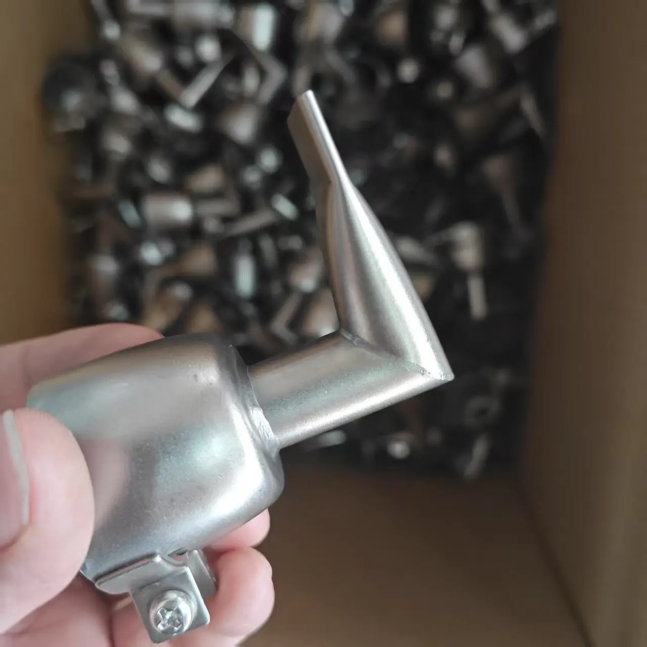 Angled Nozzle with 90 Degrees 20mm Nozzle for Hot Air Membrane Welding Guns Welder Tip Plastic Welding Accessories