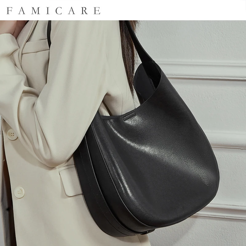 

2025 New Top Grain Leather Saddle Bag Versatile Crescent Bag Unique Underarm Single Shoulder Crossbody Tote Women Trendy Handbag