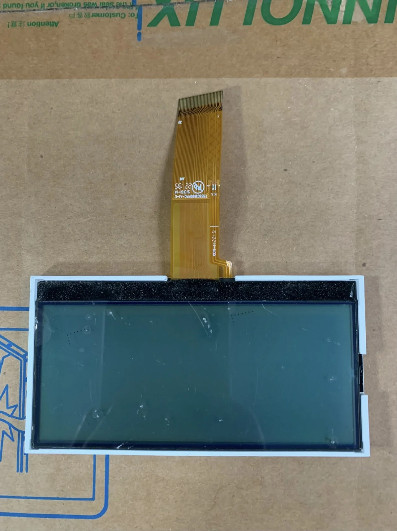 TSE8G1590FPC-A1-E CMF2P2926-S-W-1-T LCD Display Screen Repair